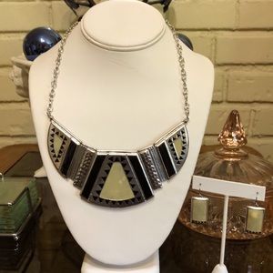 Ladies Statement Necklace Set